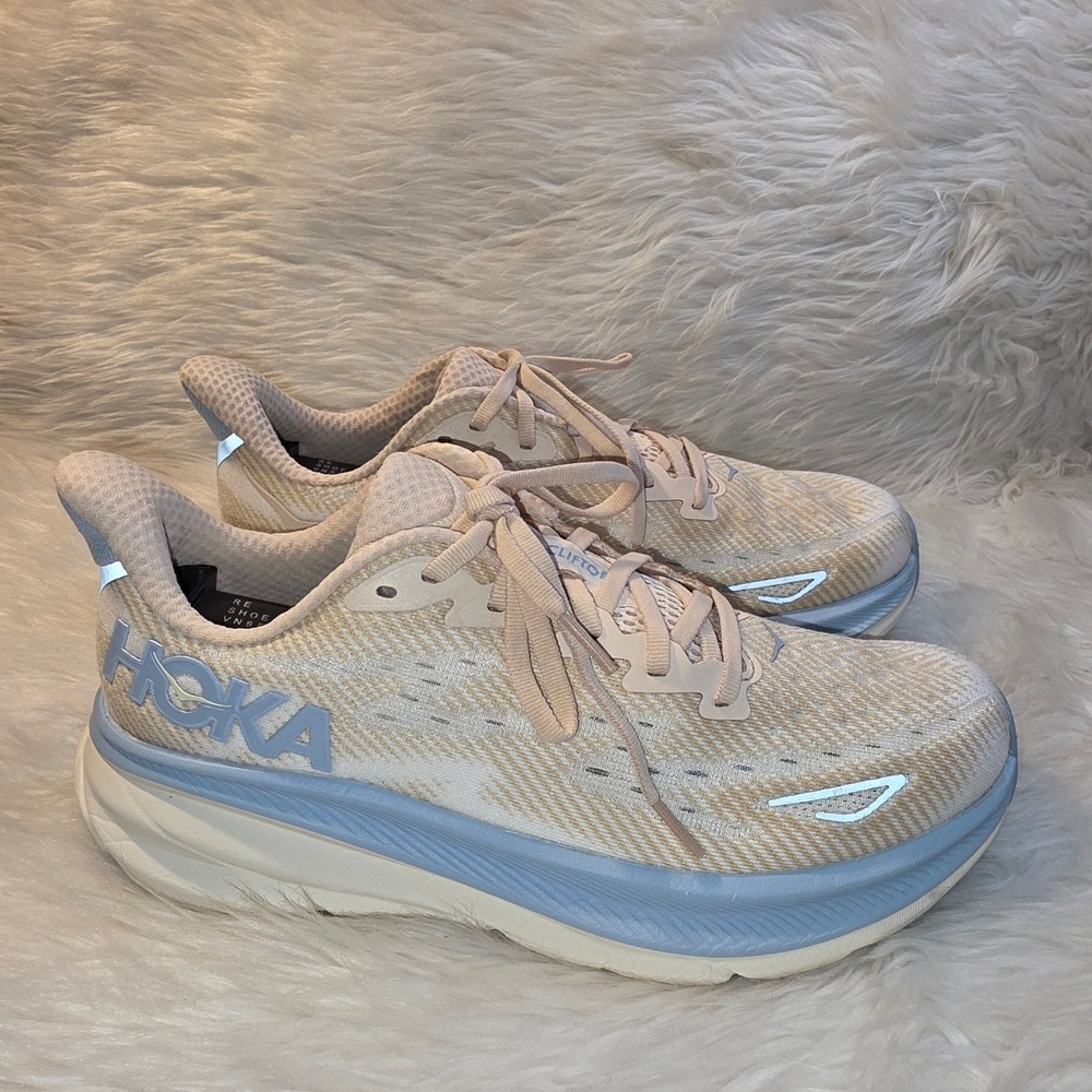 HOKA Clifton 9 Running Shoes – Women's Size 9 B — Oak/Alabaster